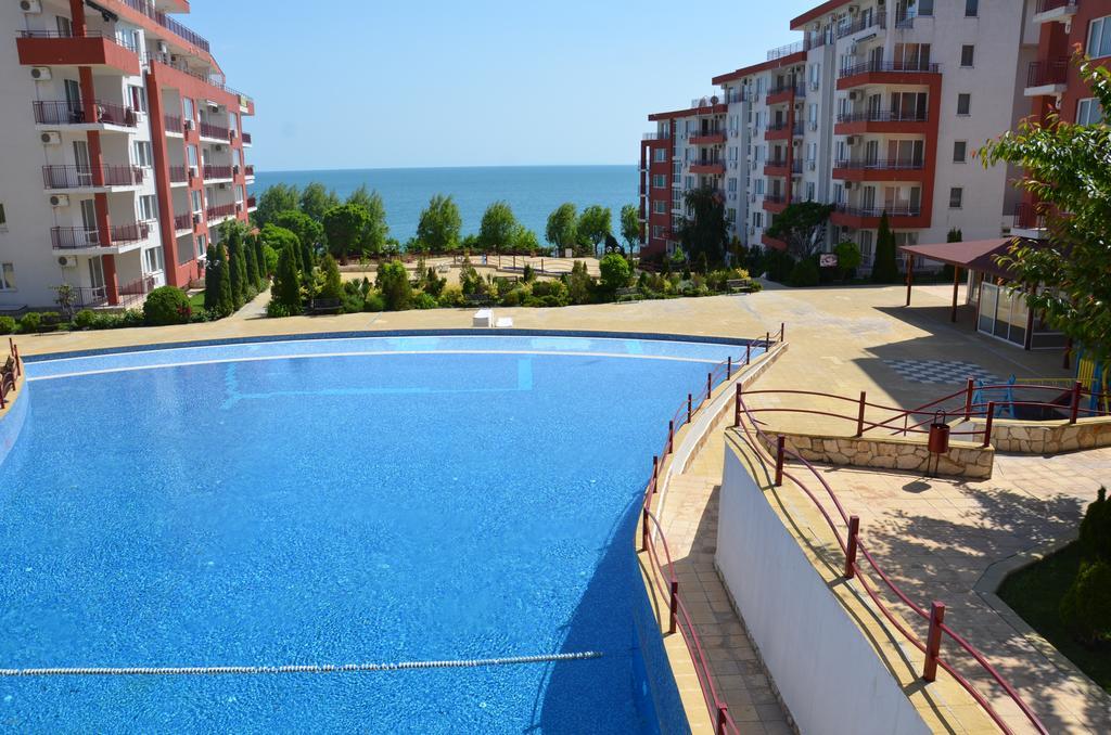 Single Private Apartments In Marina View Fort Beach Sveti Vlas Luaran gambar