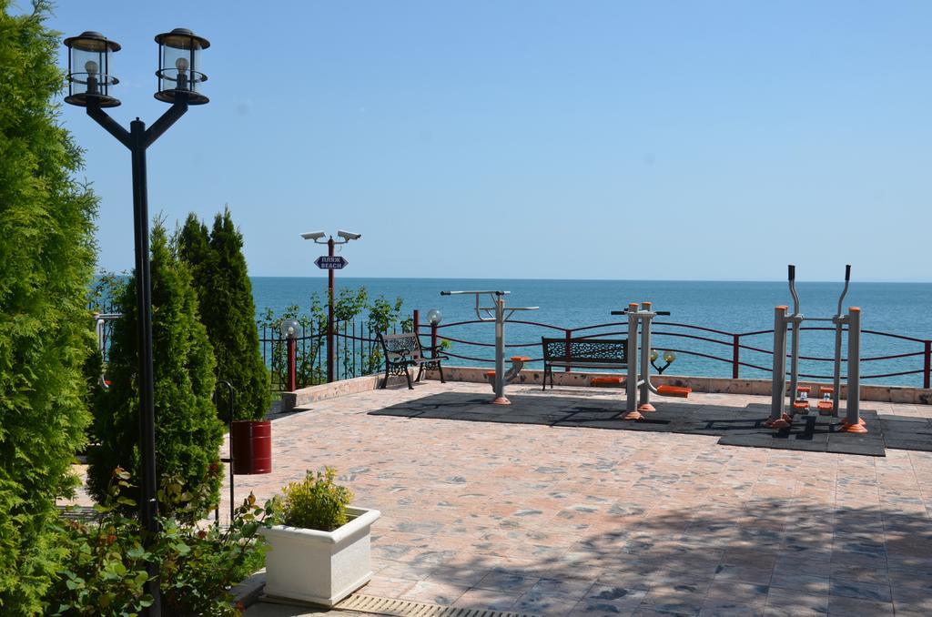 Single Private Apartments In Marina View Fort Beach Sveti Vlas Luaran gambar