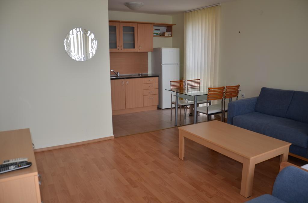 Single Private Apartments In Marina View Fort Beach Sveti Vlas Luaran gambar