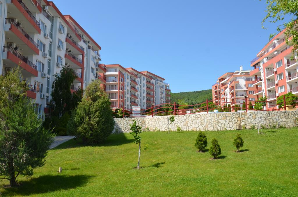 Single Private Apartments In Marina View Fort Beach Sveti Vlas Luaran gambar