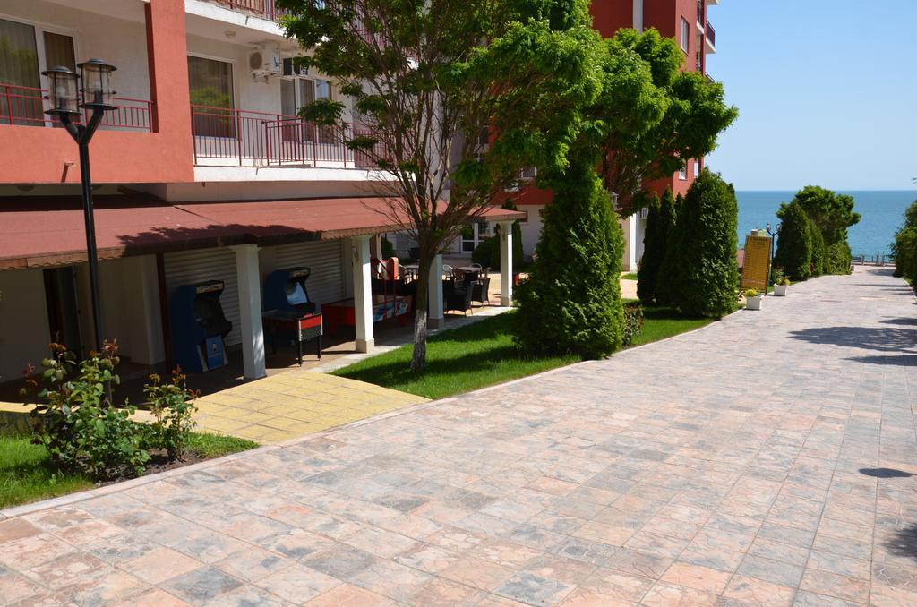 Single Private Apartments In Marina View Fort Beach Sveti Vlas Luaran gambar