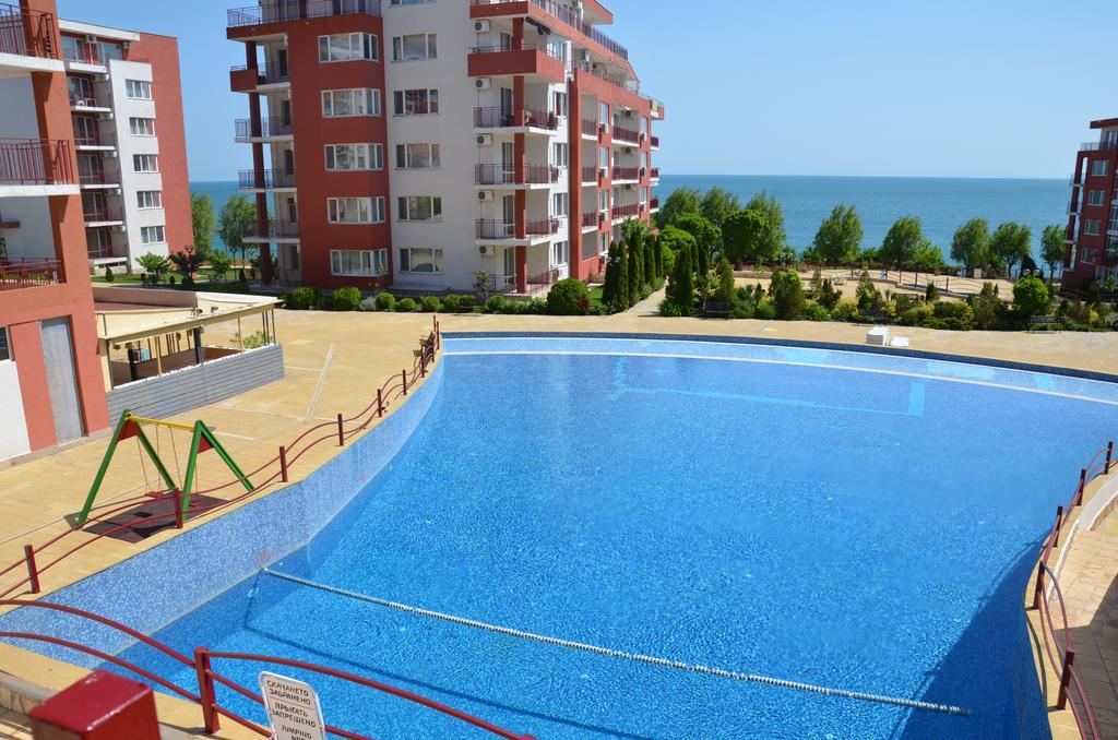 Single Private Apartments In Marina View Fort Beach Sveti Vlas Luaran gambar